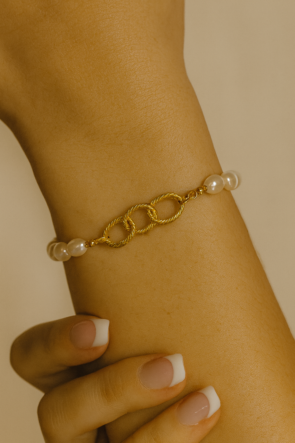 Golden Harmony Pearl Chain